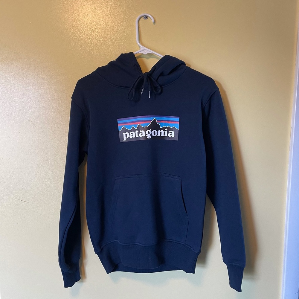 Navy Patagonia Hoodie. Size: S